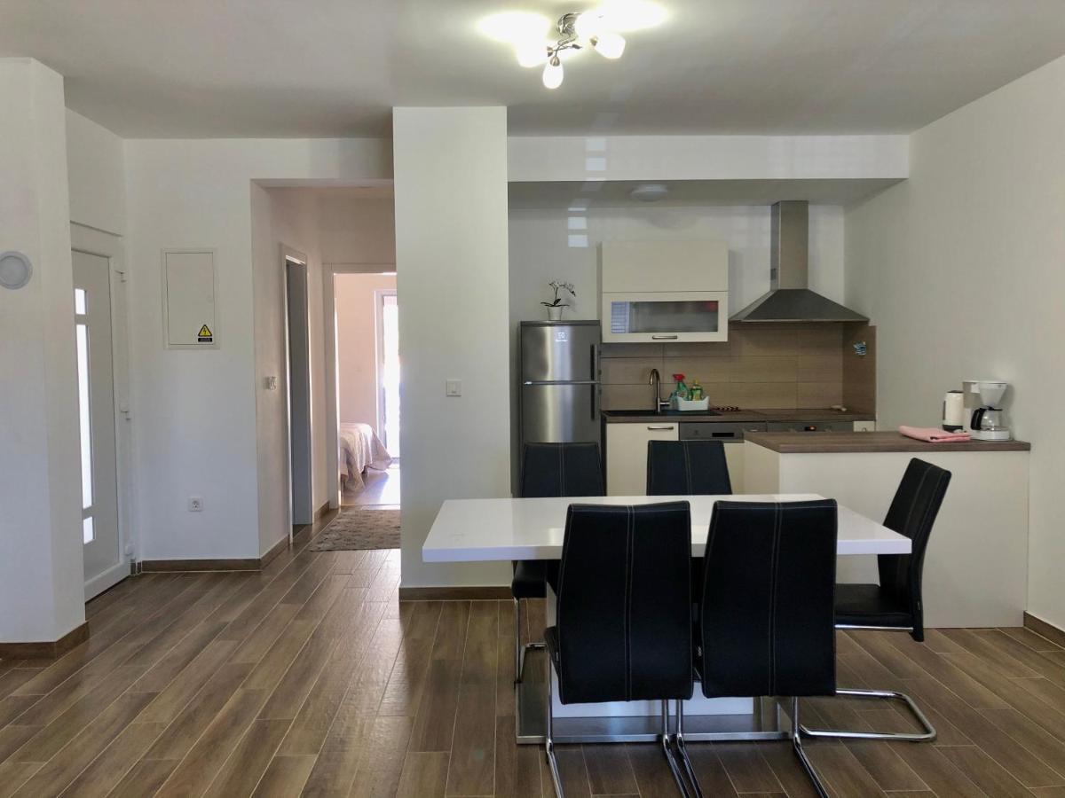 Apartments Dona Cres Luaran gambar