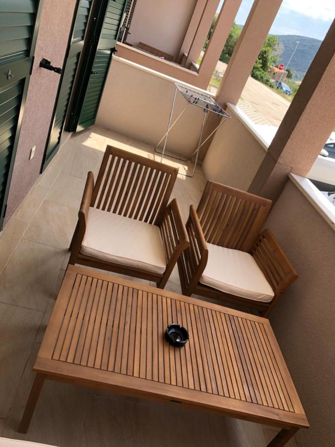 Apartments Dona Cres Luaran gambar