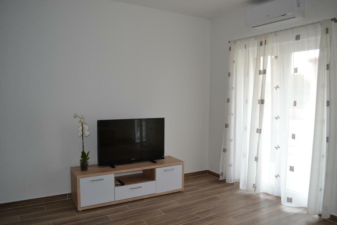 Apartments Dona Cres Luaran gambar